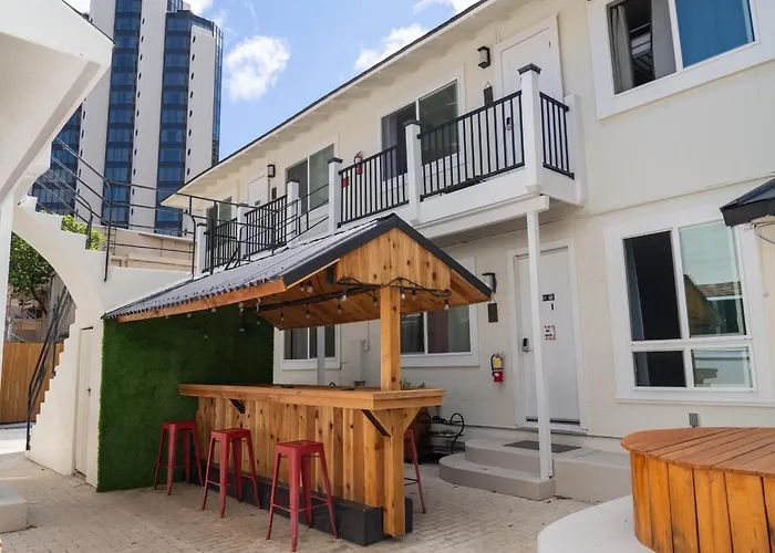 Aloh Seaside Women'S Hostel
