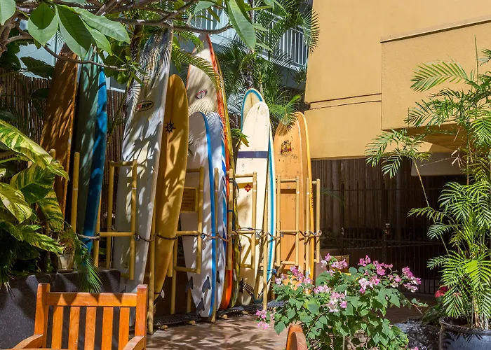 Castle Bamboo Waikiki Hotel